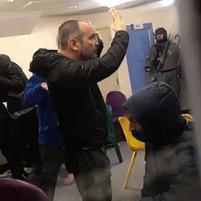 Mais de 100 solicitantes de asilo promovem protestos em centros de detenção