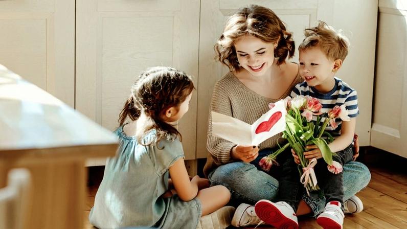 How to Survive as a Single Mom on Valentine’s Day
