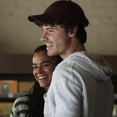 Bruna Marquezine e Shawn Mendes passam férias de início de ano