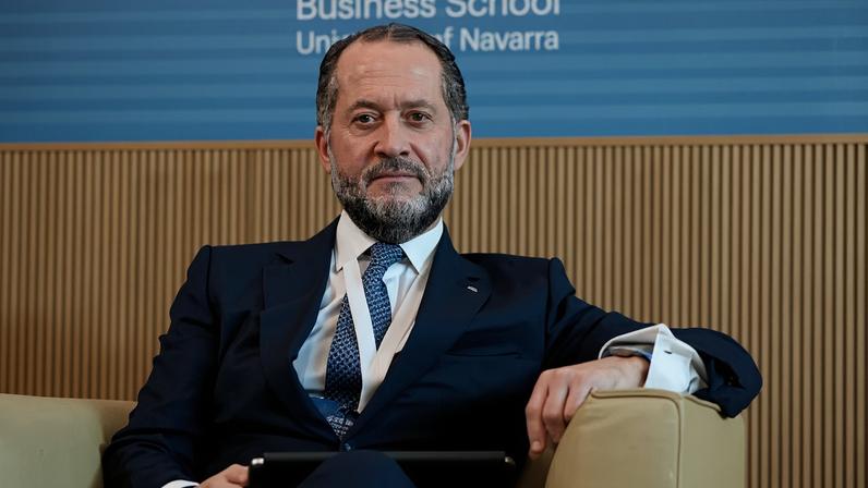 Atualmente, Escotet vive em La Coruña, na Espanha