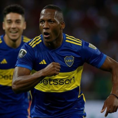 Advíncula encerra contrato com Boca Juniors após gol na Libertadores 2023