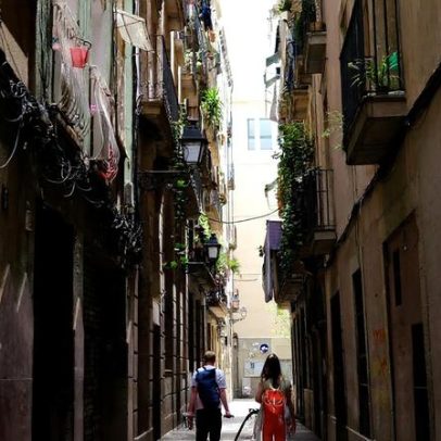 Espanha regulariza situação de meio milhão de imigrantes