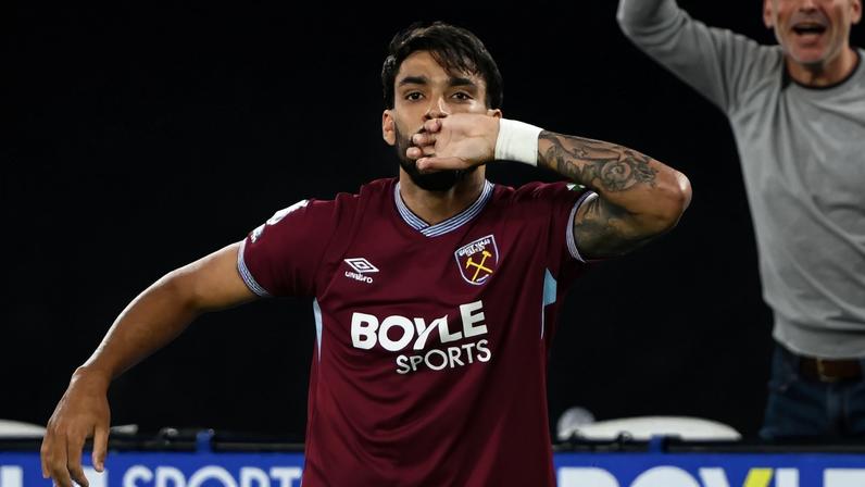 Lucas Paquetá abre o placar para o West Ham contra o Chelsea, na Premier League — Foto: Reuters