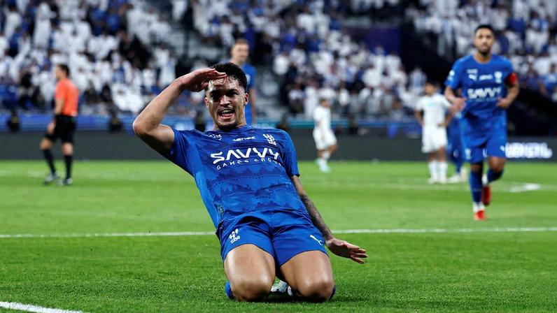 Marcos Leonardo faz dois gols contra o Al-Akhdoud no Campeonato Saudita — Foto: REUTERS/Hamad I Mohammed