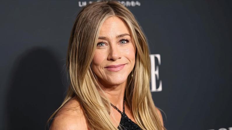 Jennifer Aniston is known for her silky blond hair.
