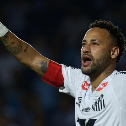 Neymar renova com o Santos e afirma: 'Aqui é o meu lugar'