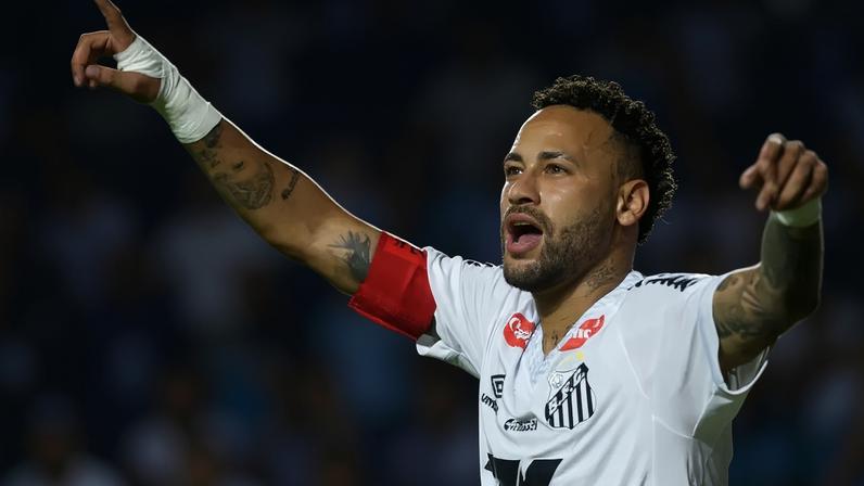 Neymar assinou novo contrato com o Santos (Foto: Guilherme Dionizio/Código19/Gazeta Press)