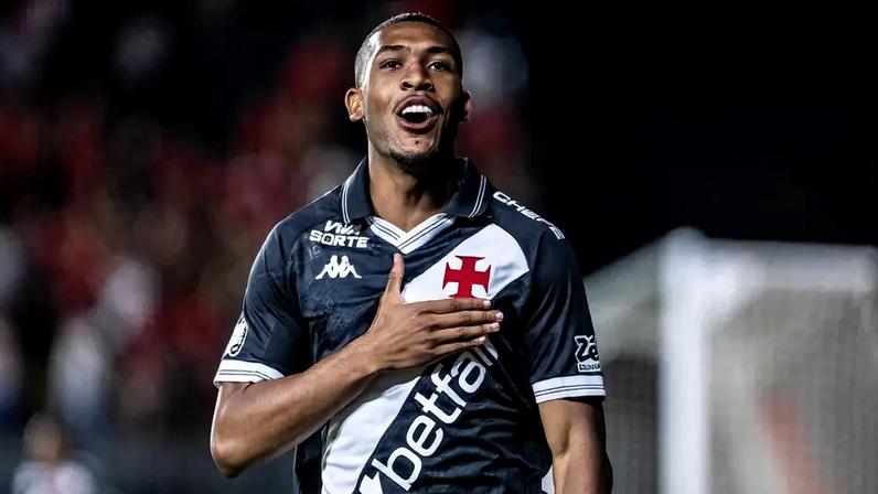 Rayan celebra gol em Vasco x Internacional (Foto: Affonso Andrade/Gazeta Press)