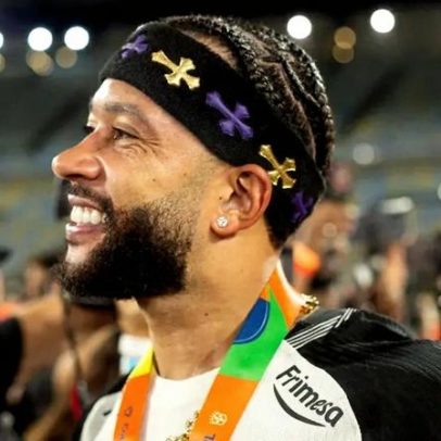 Dirigente do Corinthians diz que renovação de Memphis é no momento oportuno