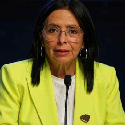 Forças Armadas da Venezuela reconhecem vice-presidente como presidente interina