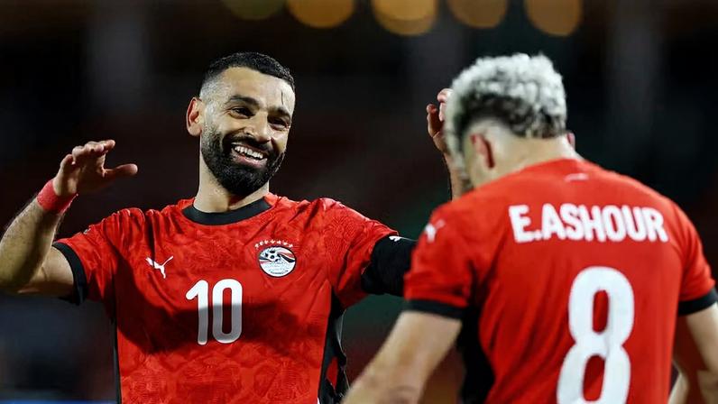 Mohamed Salah comemora seu gol na vitória do Egito sobre o Benin — Foto: REUTERS/Siphiwe Sibeko