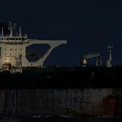 EUA apreendem dois navios que transportariam petróleo venezuelano
