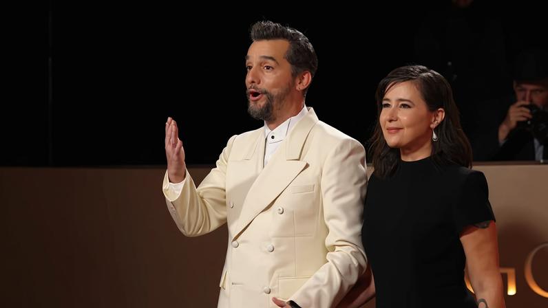 Wagner Moura no tapete vermelho do Globo de Ouro 2026 — Foto: Daniel Cole/Reuters