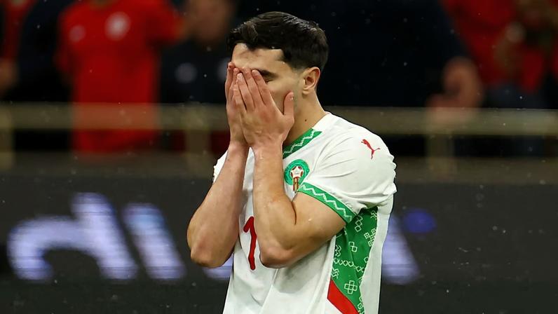 Brahim Díaz após perder o pênalti que poderia dar o título africano a Marrocos — Foto: REUTERS/Siphiwe Sibeko