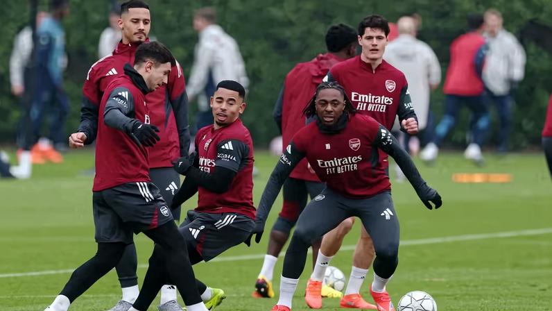Arsenal de Gabriel Jesus enfrenta neste domingo o Manchester United pela Premier League — Foto: Reuters