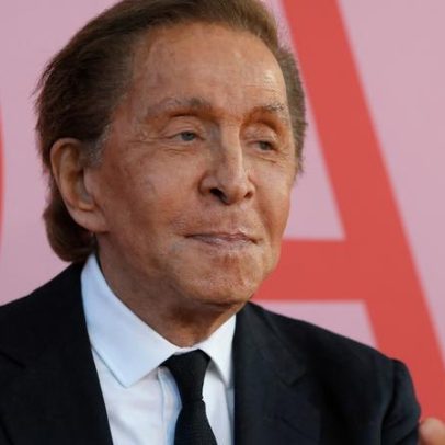 Valentino, importante nome da moda italiana, morre aos 93 anos