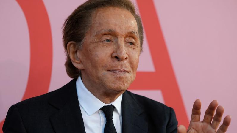 FILE PHOTO: Designer Valentino Garavani arrives for the 2019 CFDA Awards at The Brooklyn Museum in New York, U.S., June 3, 2019. REUTERS/Andrew Kelly/File Photo
