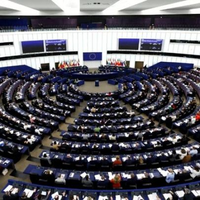 Parlamento Europeu suspende acordo comercial entre UE e EUA