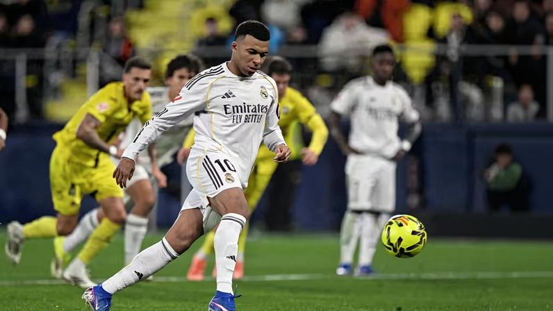 Mbappé marca dois gols contra o Villarreal — Foto: REUTERS/Pablo Morano TPX IMAGES OF THE DAY