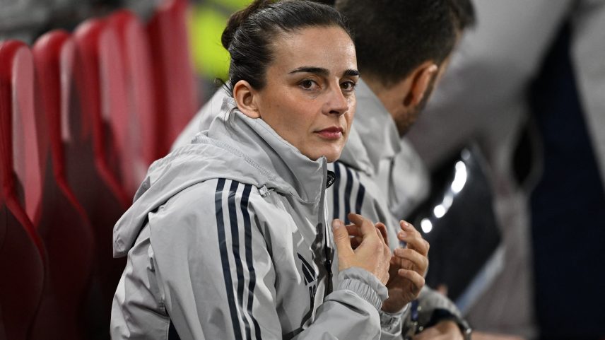 Renée Slegers, técnica do Arsenal Feminino — Foto: Reuters/Dylan Martinez