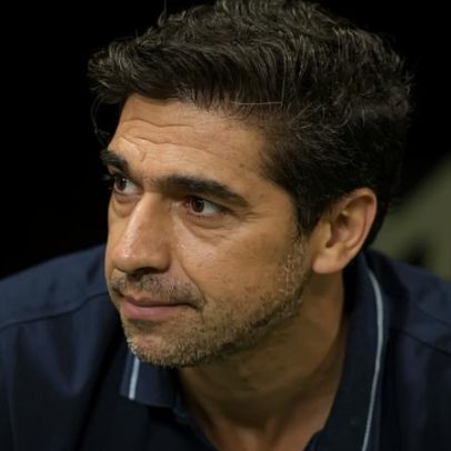 Abel Ferreira comenta dores de Vitor Roque e situação do jogador