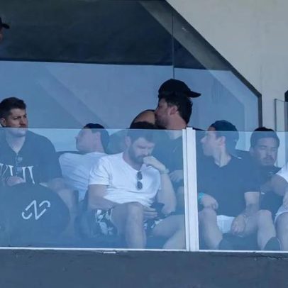 Neymar reage a gol sofrido pelo Santos no Paulistão