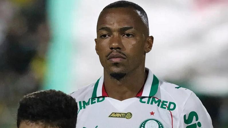 Marlon Freitas foi titular em Portuguesa x Palmeiras (Foto: Theo Daolio/Mochila Press/Gazeta Press)