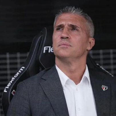 Crespo comenta negociação de Alisson e diz não querer jogadores do Corinthians