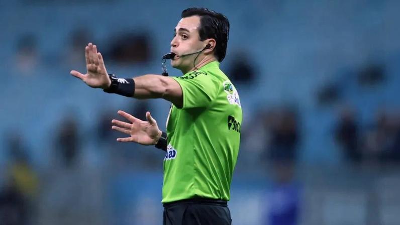 Lucas Horn apitará o clássico 449 (FOTO: EDU ANDRADE/Fatopress)
