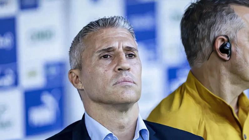 Crespo falou sobre risco de rebaixamento no Paulista (Foto: Marco Miatelo/AGIF)