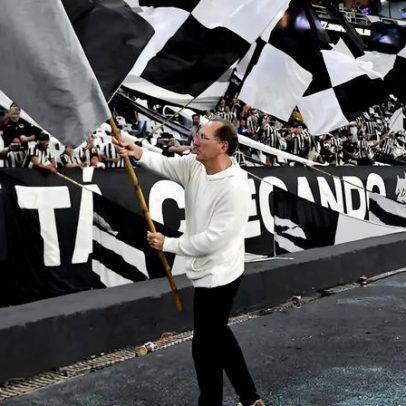 Textor acompanha presidente do Botafogo em auditoria sobre aporte