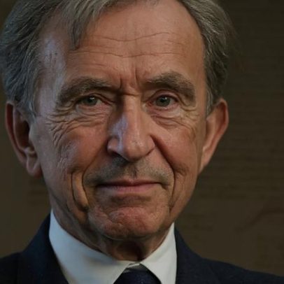 Arnault registra perda de US$ 12,5 bi após ameaça de tarifas a vinhos franceses