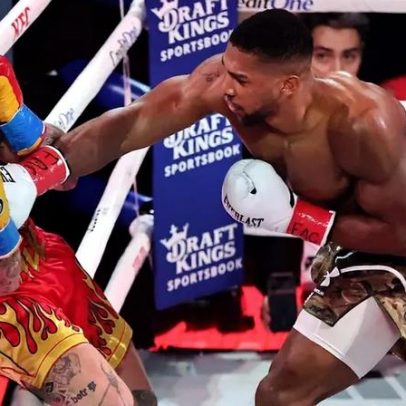 Futuro de Anthony Joshua no boxe permanece incerto após acidente