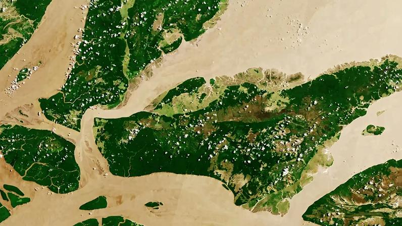 Fotografia da Foz do Amazonas, vista do espaço.