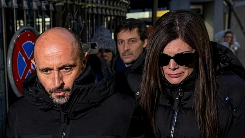 Bar de Crans-Montana: porta de serviço trancada por dentro, diz proprietário