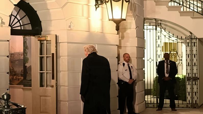 Donald Trump arriving at the White House after returning from the World Economic Forum in Davos, 22 January 2026.
