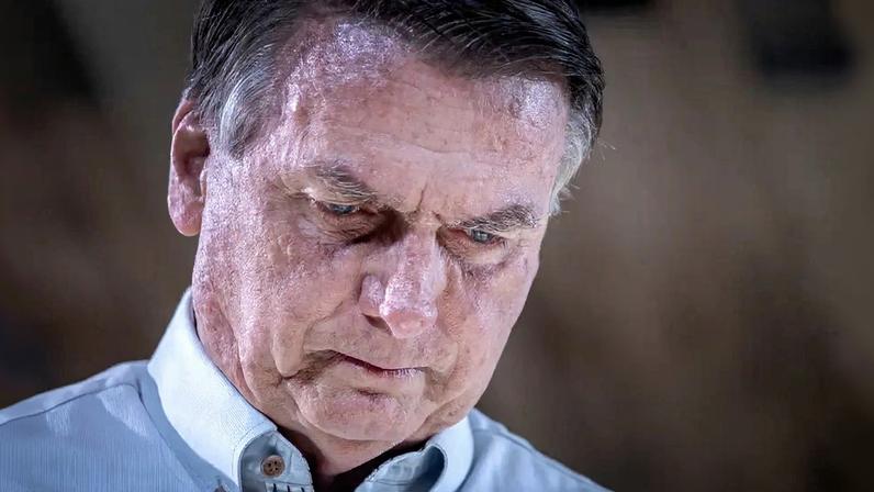 Michelle aguarda informações sobre primeiros socorros a Bolsonaro. (Foto: Cristobal Herrera-ulashkevich/EFE)