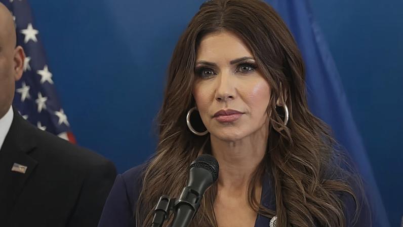 ICE officer in Minneapolis 'followed his training,' Sec. Noem says