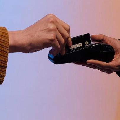 Trump defende teto para juros de cartão de crédito