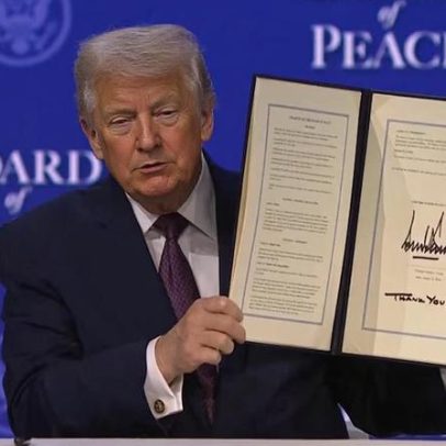 Trump assina a cerimônia do Conselho da Paz, apesar de reservas de aliados