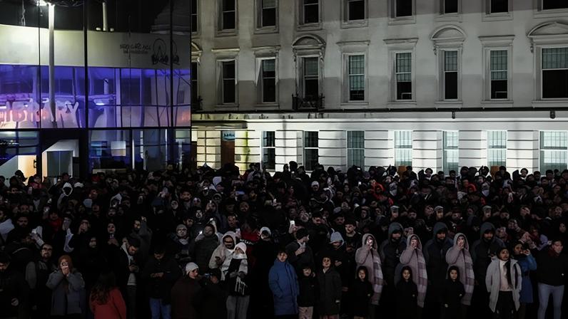 Festejos em Birmingham atraem público por fogos inexistentes pela segunda vez