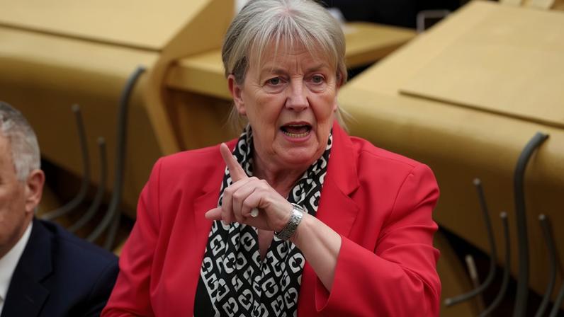 Orçamento escocês: governo SNP reduz impostos para os mais baixos