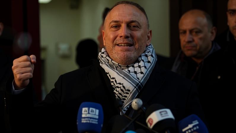 Embaixador da Palestina no Reino Unido diz que embaixada comprova identidade