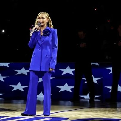 Fã interrompe hino dos EUA com frase sobre Groenlândia em jogo da NBA em Londres
