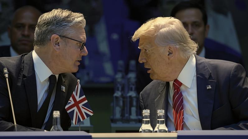 Keir Starmer recebe convite para vaga no conselho de paz de Gaza de Trump