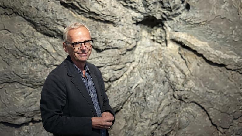 James Lingwood in front of Cristina Iglesias's *Turbulence* (2023)