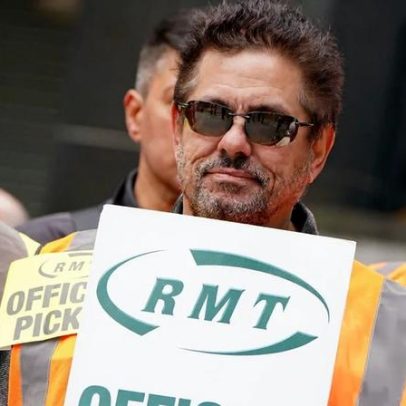 Governo britânico deve acabar com terceirização ferroviária, diz sindicato