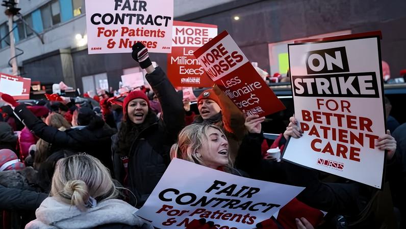 NYSNA nurses walk off the job, to go on strike at Mount Sinai hospital in New York City on 9 January 2023.