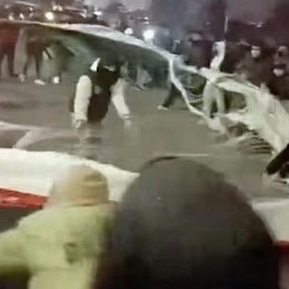 Irã restringe acesso à internet durante protestos com pelo menos 45 mortos