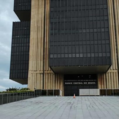 Copom mantém juros em 15% ao ano e sinaliza início de ciclo de cortes em março